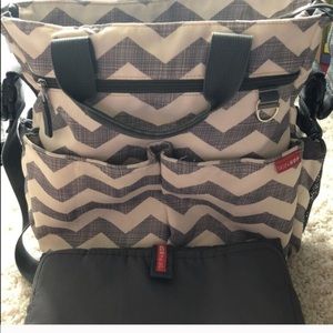 Skip hop diaperbag